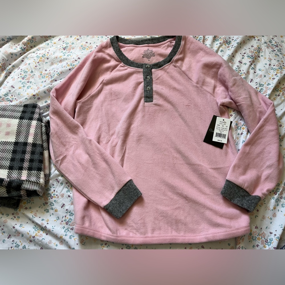 Brand new Kohl's Women's Pink Pajama set!